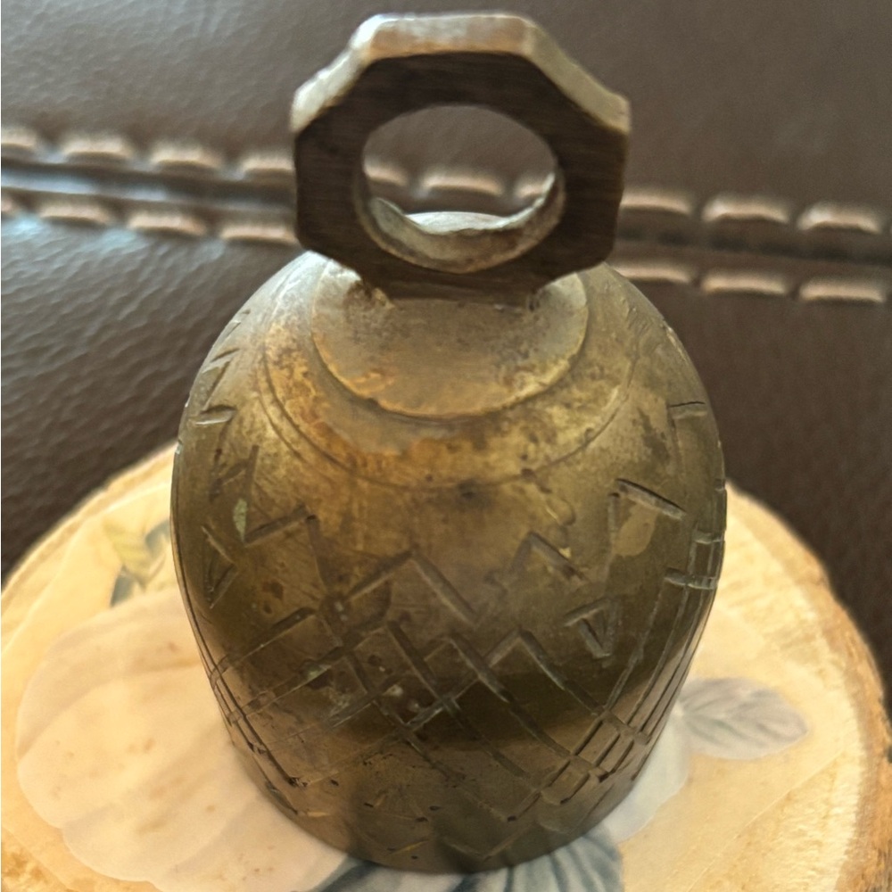 Vintage Antique Brass Decorative Bells made in India - Picture 7 of 11